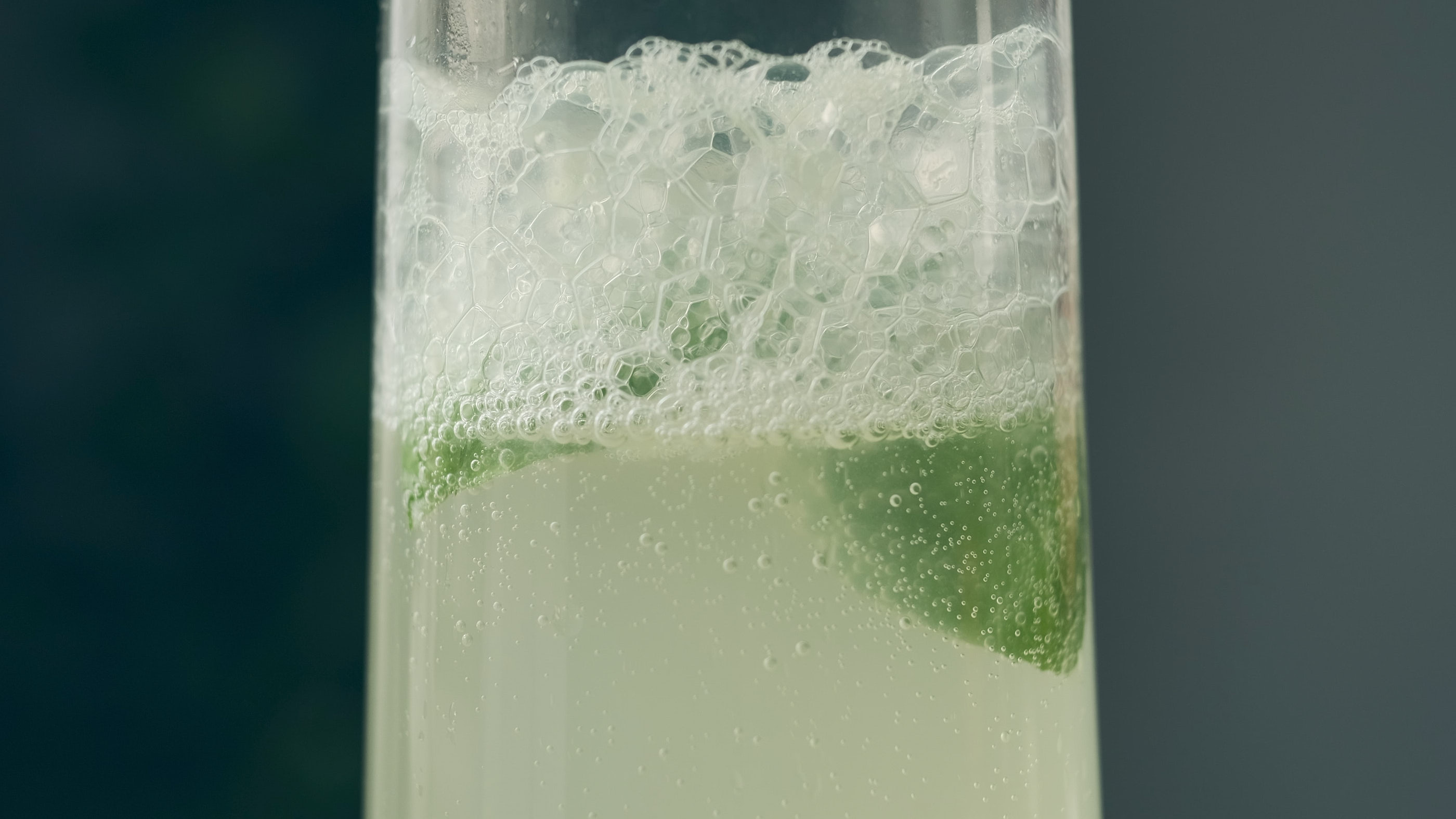 Gurkenwasser mit Limette und Basilikum - Teil 2 [ASMR]